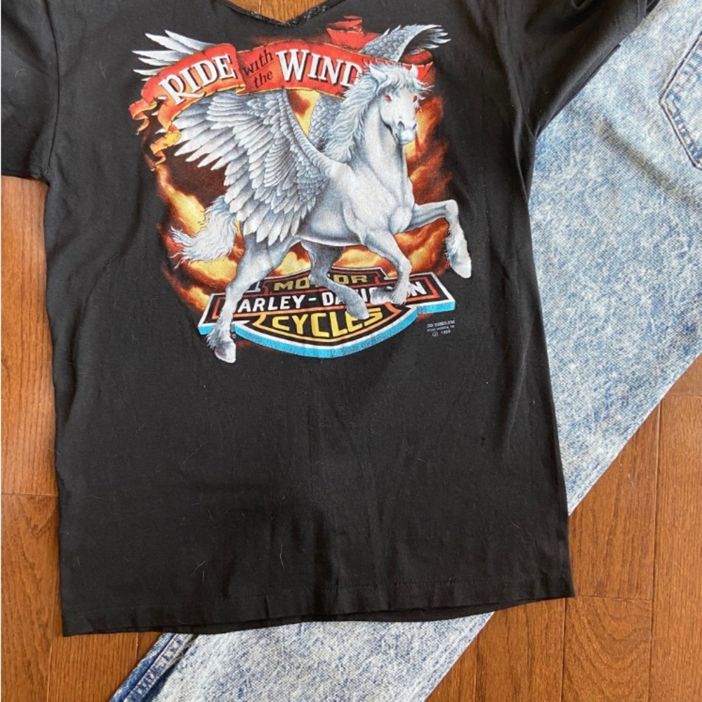 Harley-Davidson Black Tee with Winged Horse Graphic